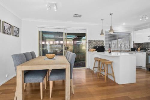 The Scotty House EV and pet friendly — 4-Star Luxury Hotel in Moss Vale, Australia