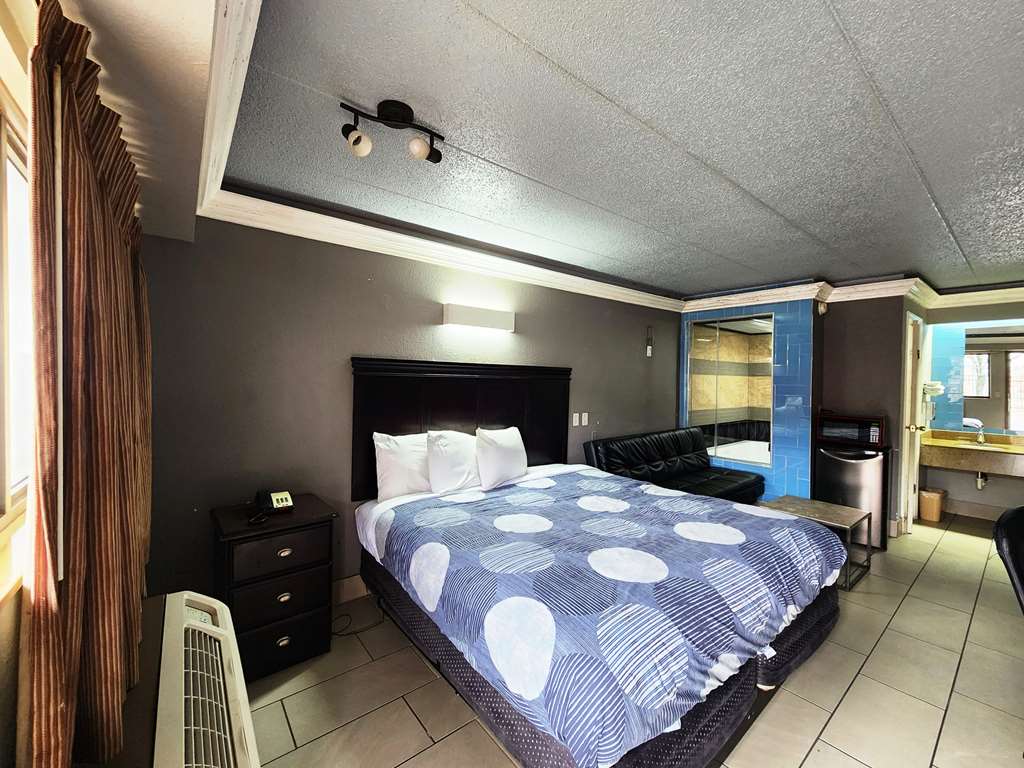 Americas Best Value Inn & Suites Little Rock at Scott Hamilton Dr - photo 44