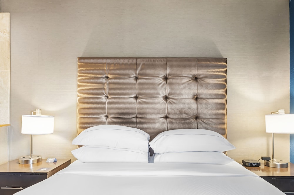 DoubleTree by Hilton Roseville Minneapolis - photo 8