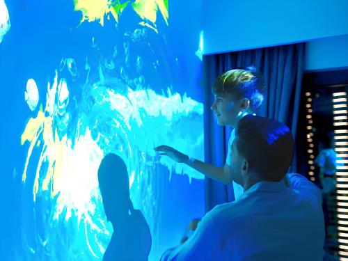 Burj Khalifa View Immersive Expérience Downtown DUBAI 3BR in Dubai, United Arab Emirates