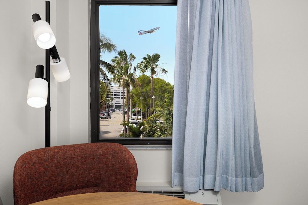 Hampton Inn Miami Airport West - photo 15