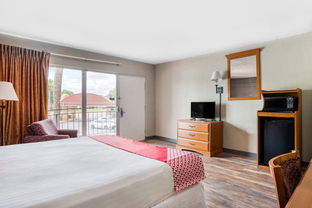 OYO Hotel Mustang Silverspring FL - photo 6