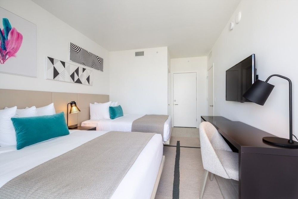 Hyde Beach House Luxury resort 3 Bedroom Condo by RedAwning - photo 8