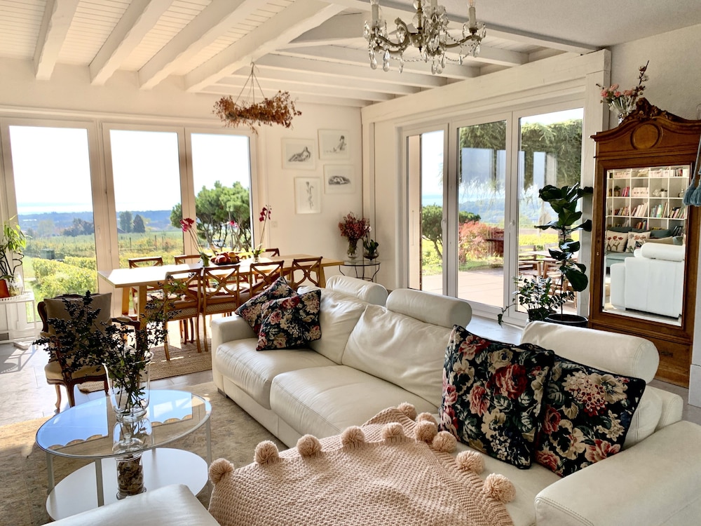 Stunning 6 bed Villa in Etoy — 4-Star Luxury Hotel in Aubonne, Switzerland