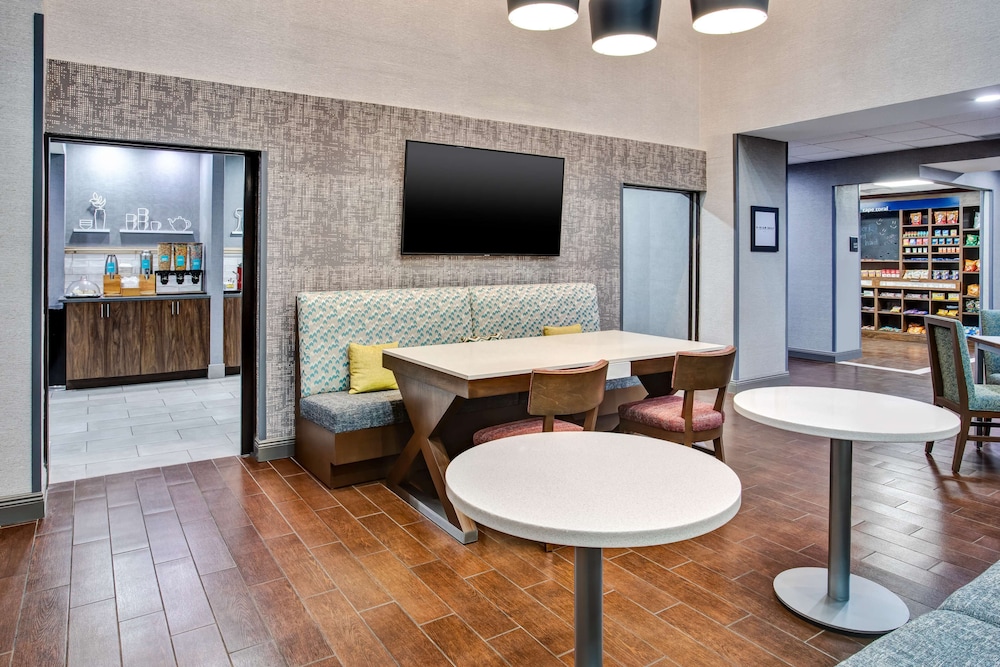 Hampton Inn & Suites Cape Coral Fort Myers Area FL - photo 3