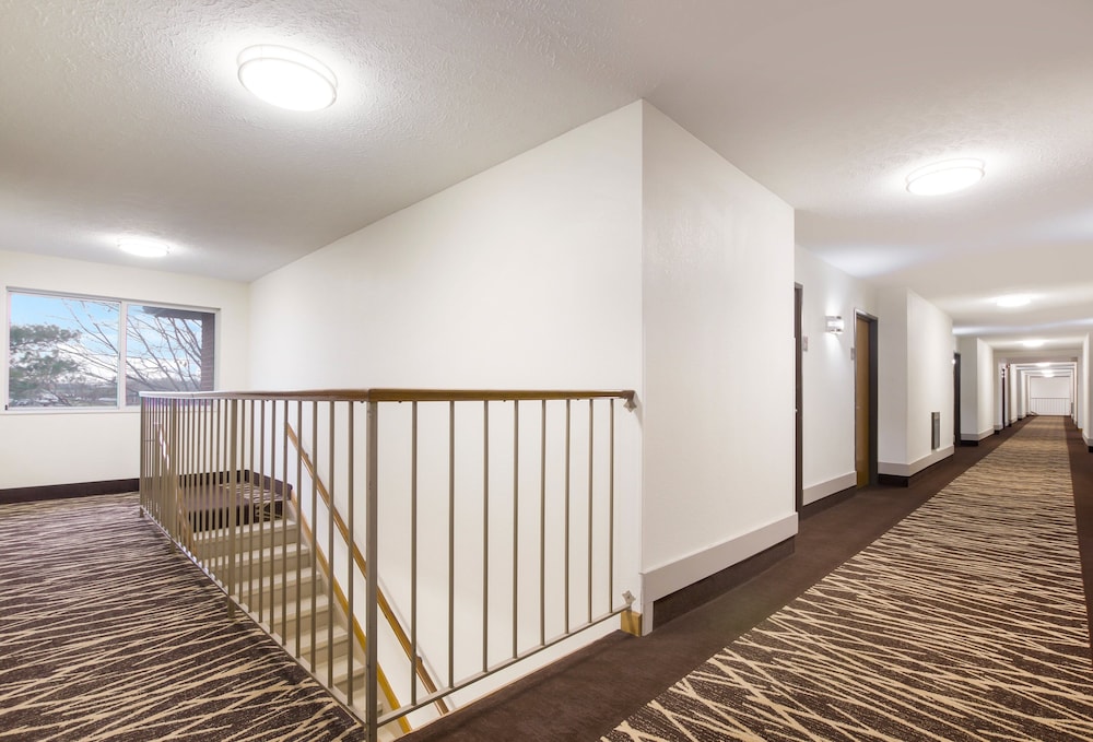 Red Roof Inn Lawrenceburg - photo 31