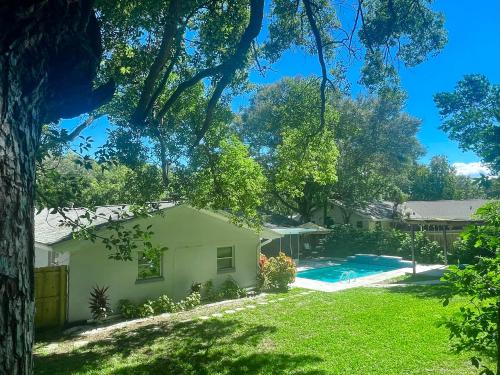 4 Bedroom Clearwater Vacation Home with Amazing Backyard — 4-Star Luxury Hotel in Clearwater, United States