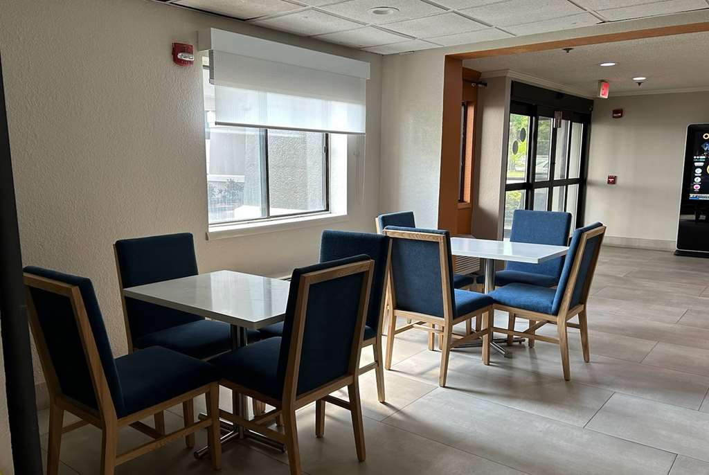 Baymont by Wyndham Orlando South - photo 51