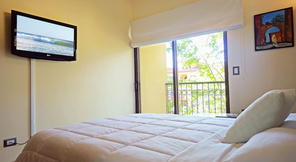 The Oaks Tamarindo Pool Front Condominiums fast wifi — Belen — photo 5