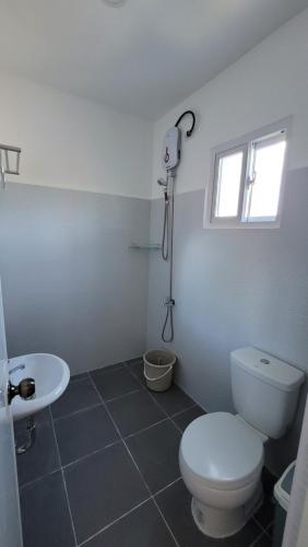 Tulomir #F 뚤로미르 행복한 2인실 in Moalboal, Philippines