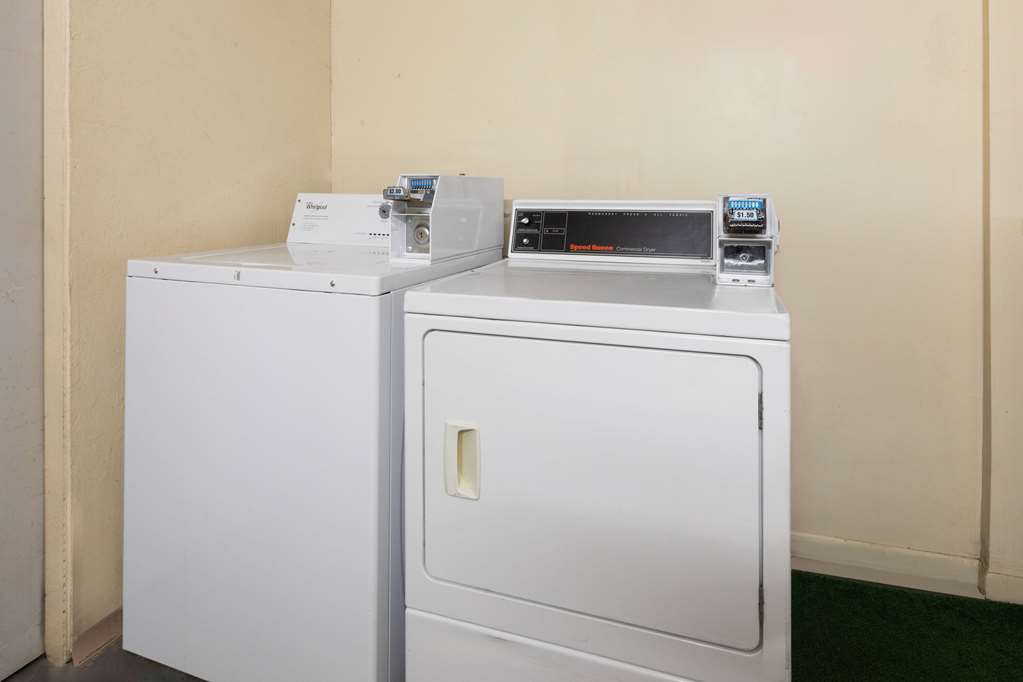 Baymont by Wyndham Bay City - photo 30