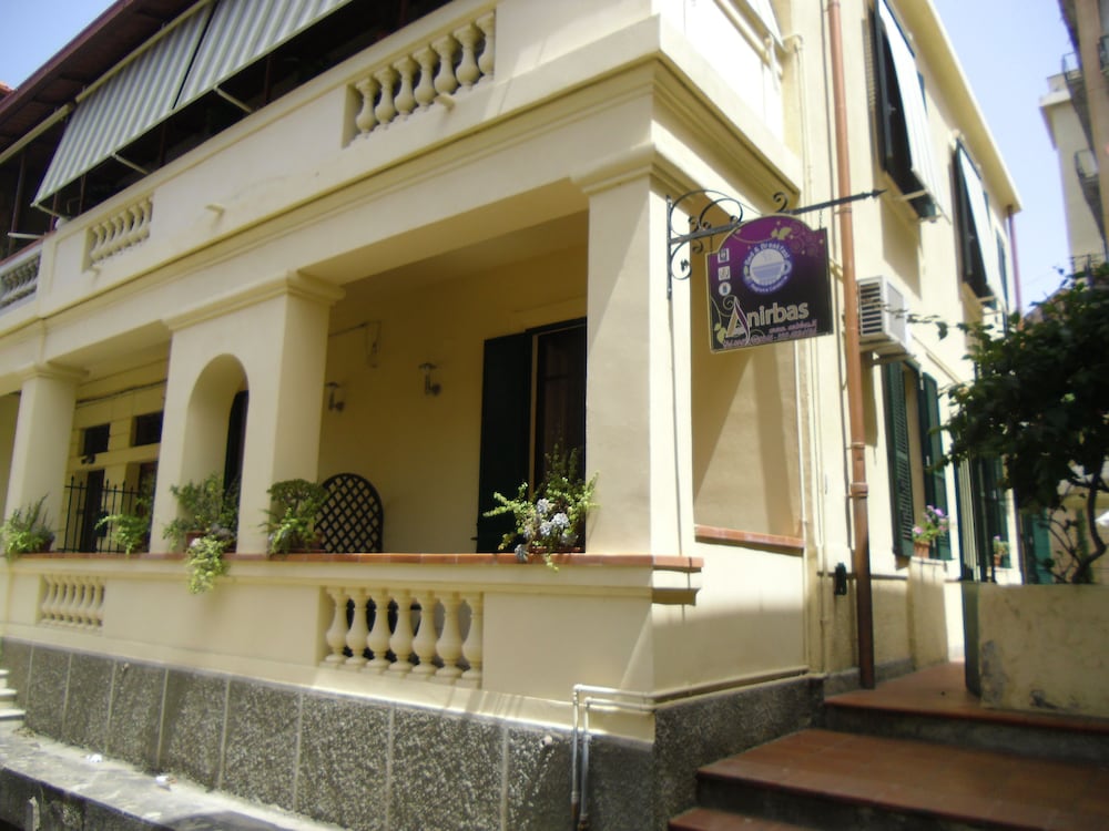 Anirbas — 4-Star Luxury Hotel in Reggio Calabria, Italy