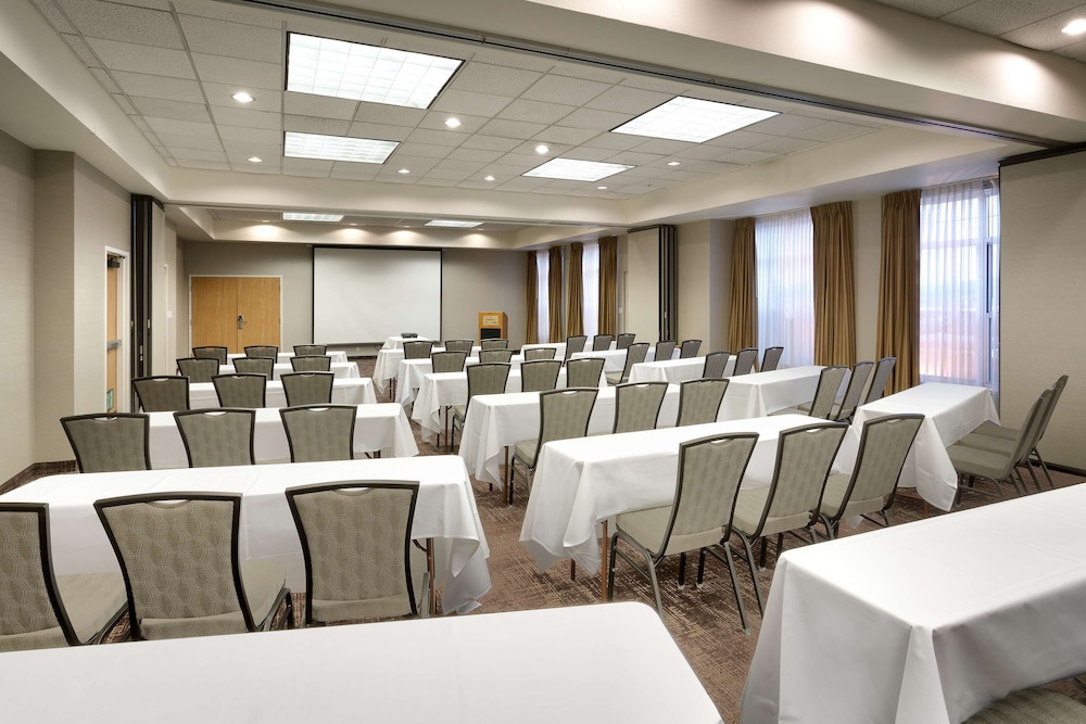 Hampton Inn & Suites Orem - photo 47