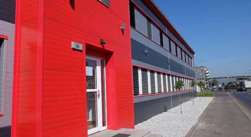 Montagehotel Bed & Steel in Linz, Austria