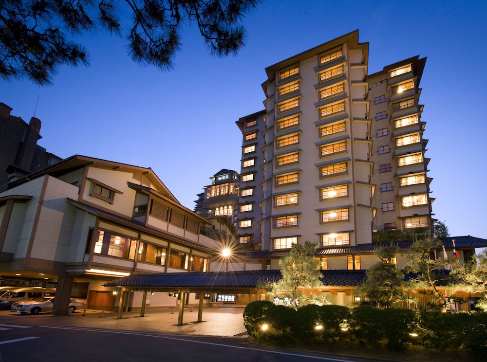Kagaya - carbon neutral hotel in Nanao