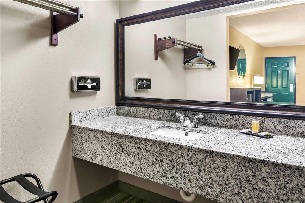 Super 8 by Wyndham Columbia - photo 24