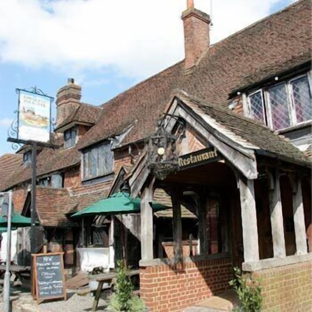 Chequers Inn Hotel — hotel in Forest Row