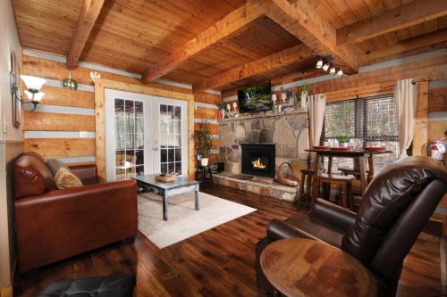 Heaven in the Pines By Colonial Properties — 4-Star Luxury Hotel in Sevierville, United States