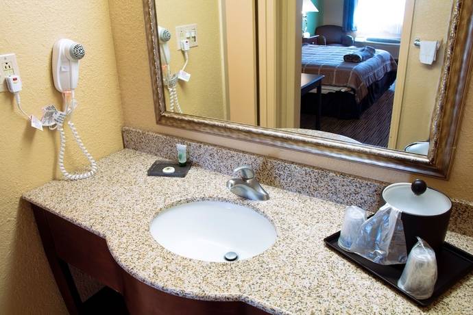 Americas Best Value Inn Charlotte NC - photo 8