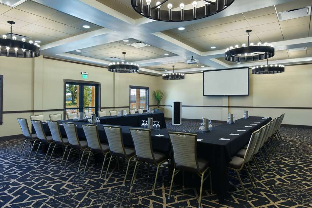 Oxford Suites Sonoma County - photo 21
