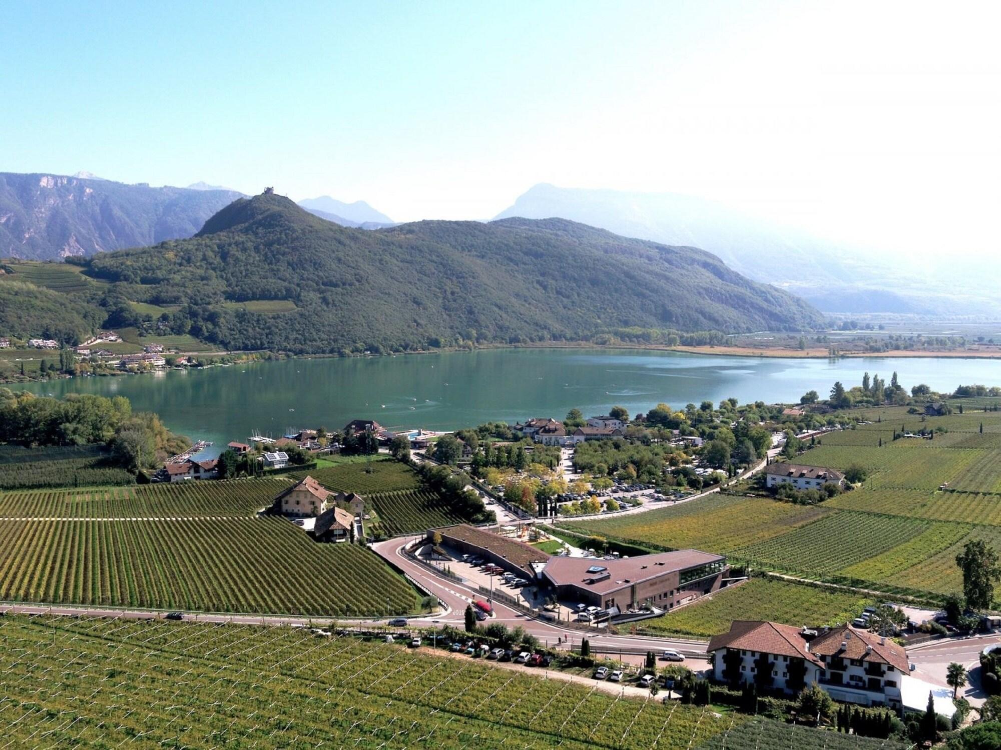 Hotel Thalhof am See — 4-Star Luxury Hotel in Caldaro Sulla Strada Del Vino, Italy