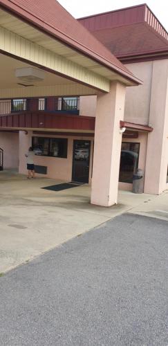 Executive Inn Kershaw - photo 17