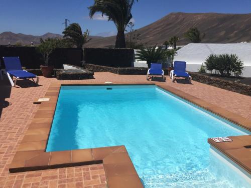 Villa Lucky Heated Pool — 4-Star Luxury Hotel in Macher, Spain