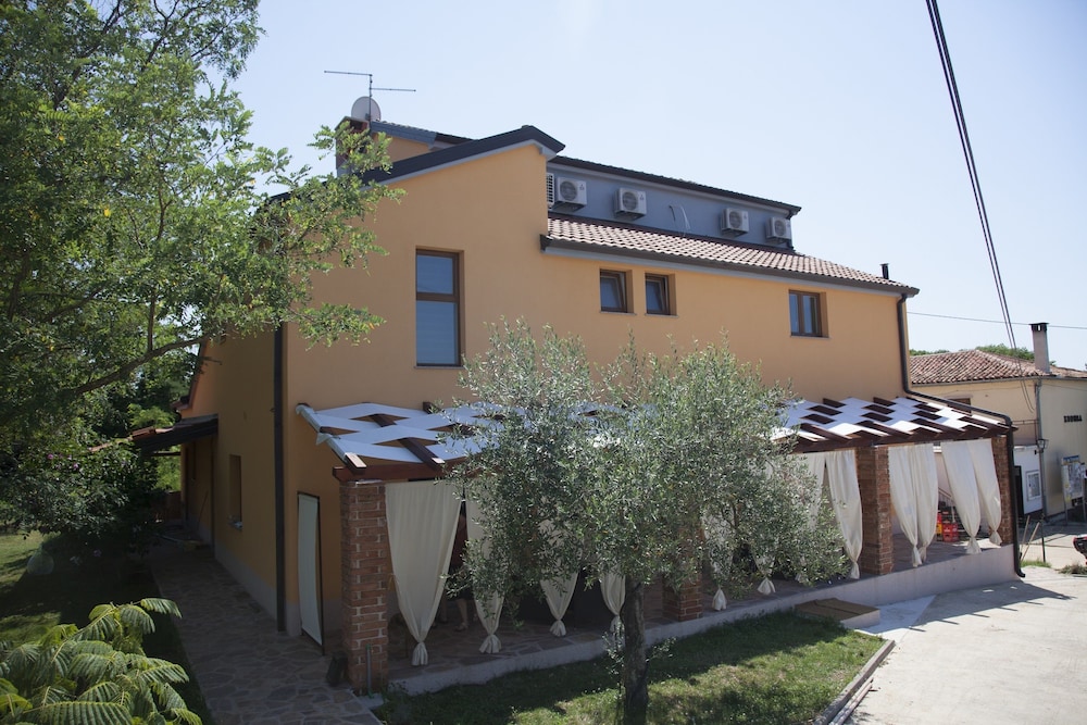 B&B Villa Istriana — 4-Star Luxury Hotel in Umag, Croatia