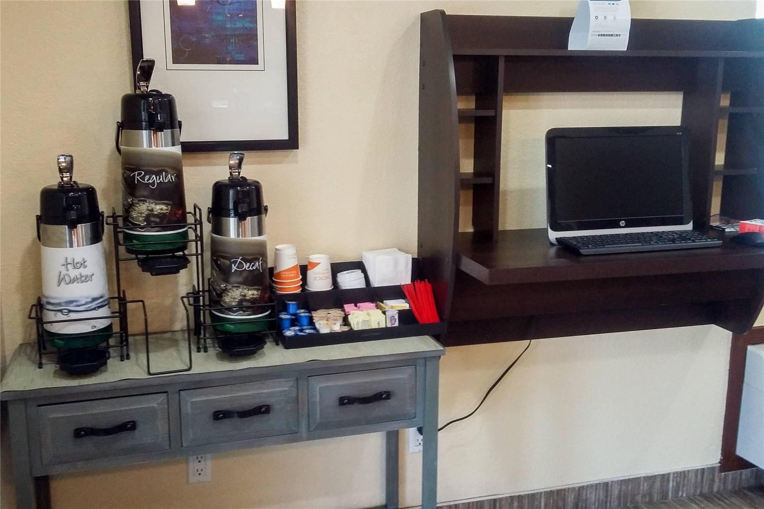 Quality Inn San Diego I 5 Naval Base - photo 4