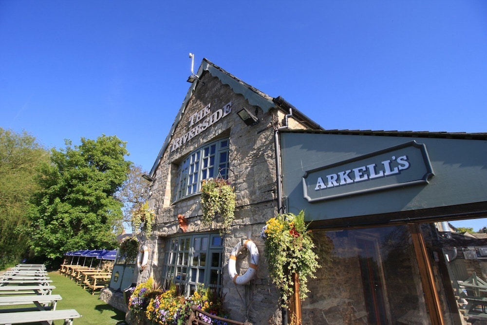 The Riverside - carbon neutral hotel in Lechlade
