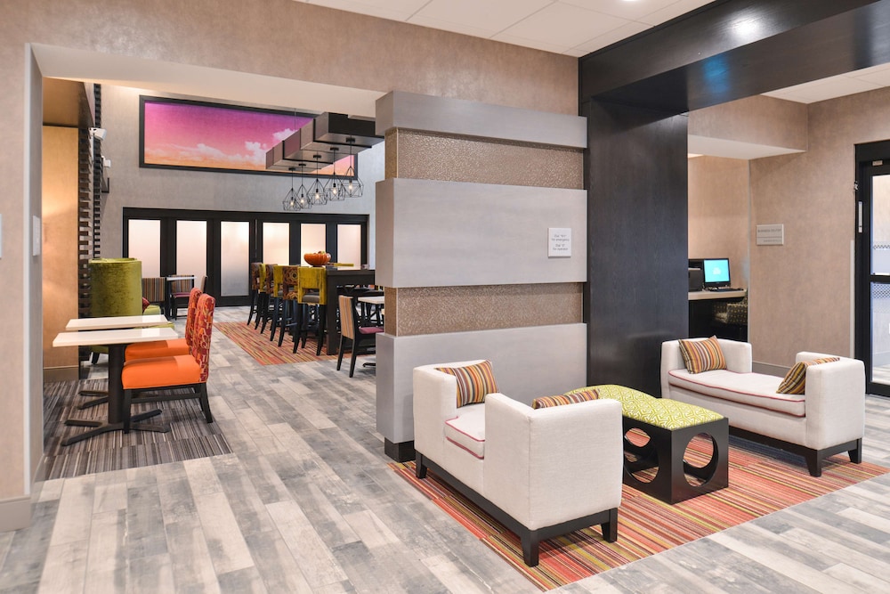 Hampton Inn & Suites Ames - photo 7