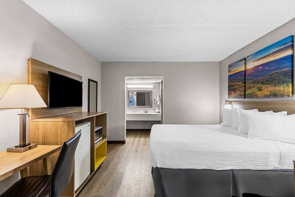Days Inn by Wyndham Clayton - photo 37