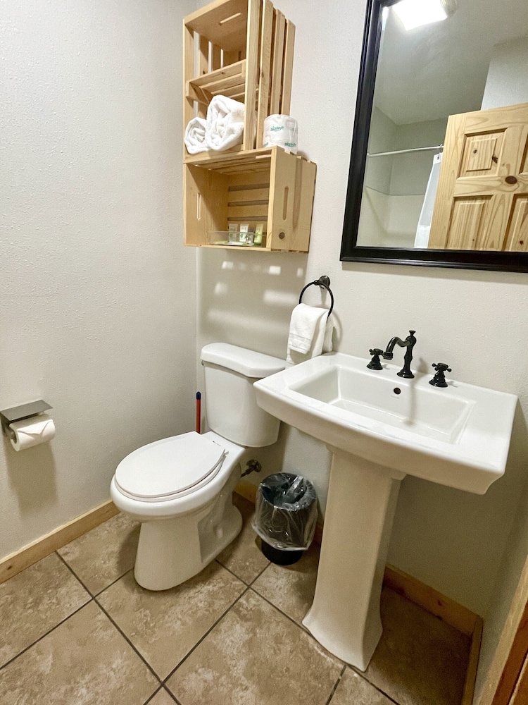 Carriage House Inn - photo 8