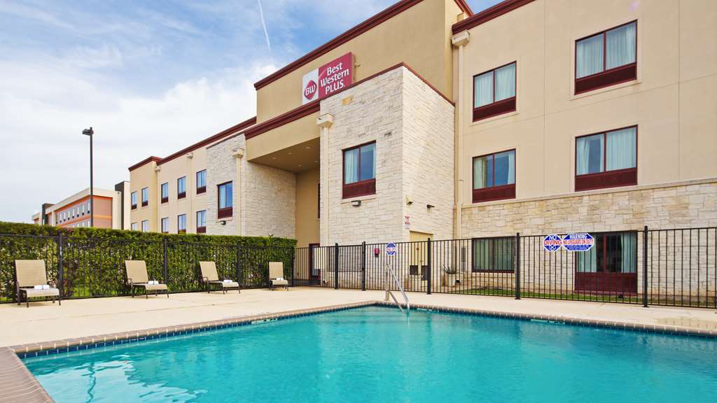 Best Western Plus Austin Airport Inn & Suites - photo 2