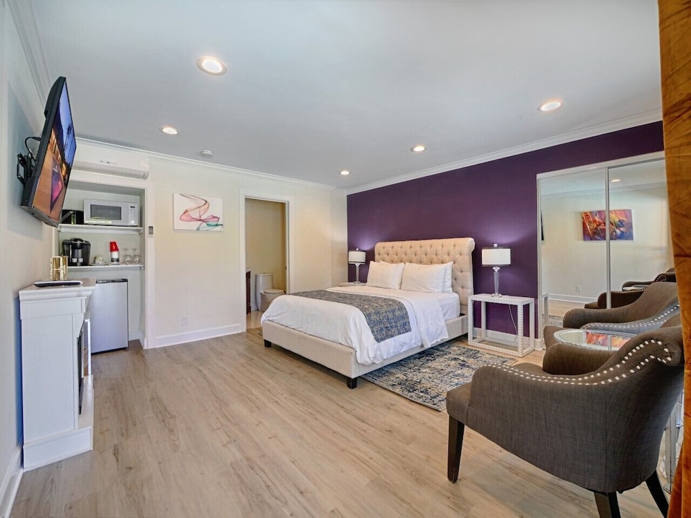 Little Paradise Hotel - photo 6