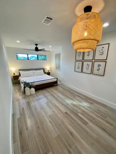 Secure Cozy Tiny Home Central Houston — 4-Star Luxury Hotel in Houston, United States
