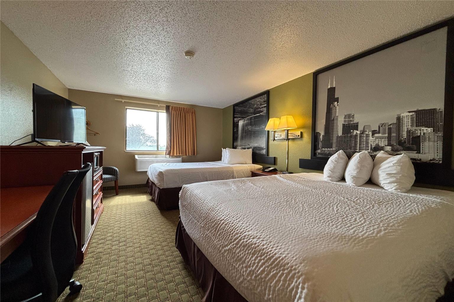 Super 8 by Wyndham Pontiac - photo 8