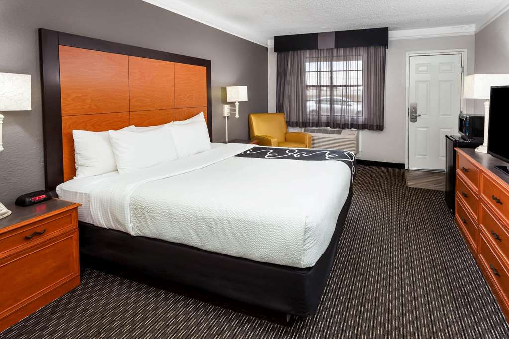 La Quinta Inn by Wyndham Laredo I 35 - photo 20
