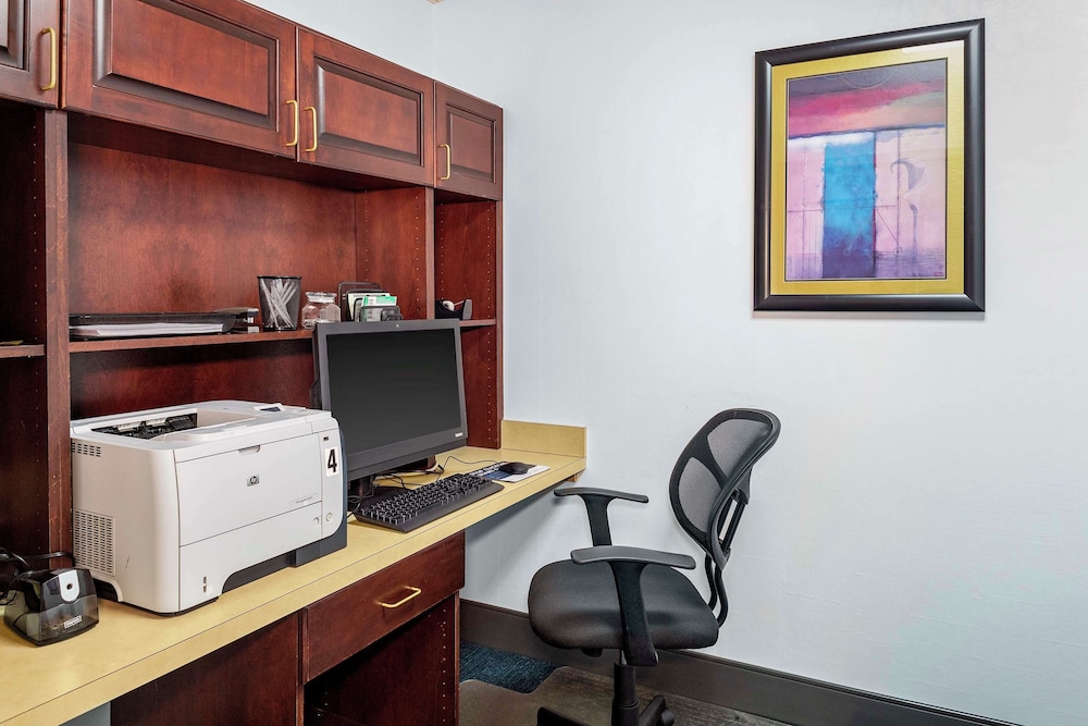 Hampton Inn Atlanta Fairburn - photo 52
