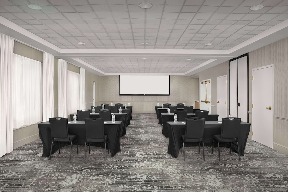 Hilton Garden Inn Hoffman Estates - photo 31