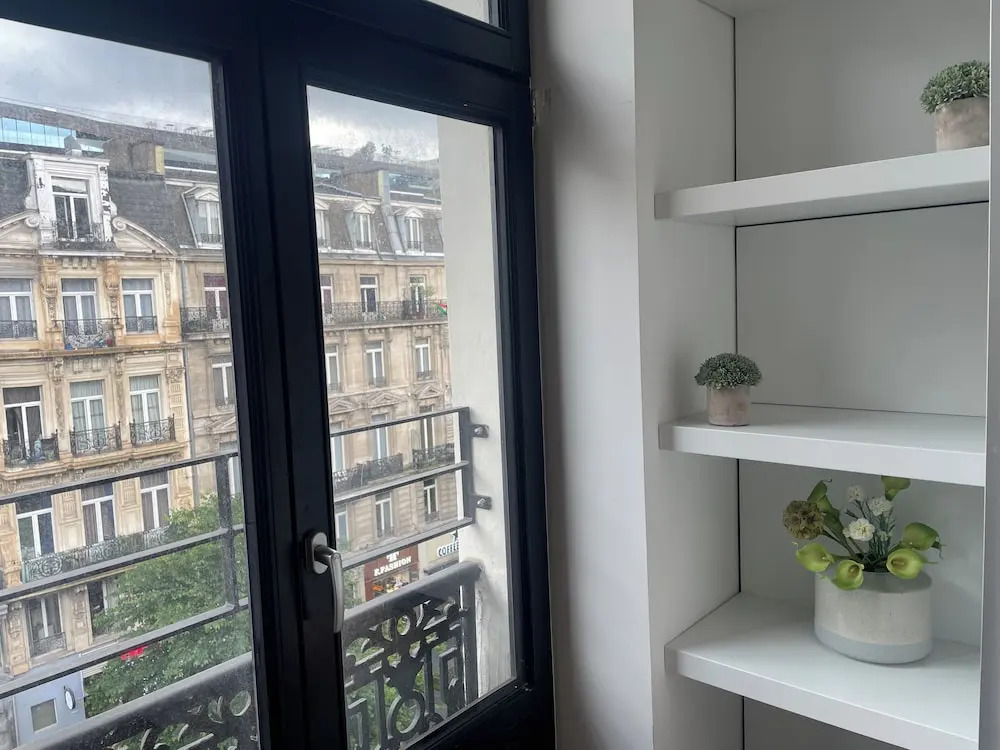 Smartflats Bourse - carbon neutral hotel in Brussels