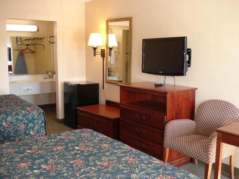 Knights Inn Grenada - photo 4