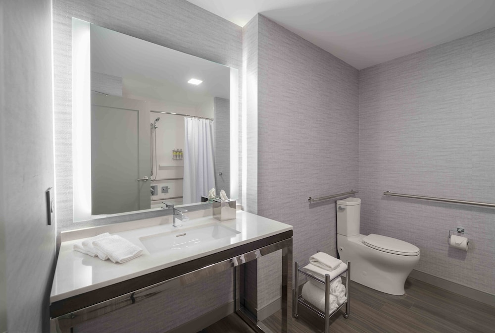 Holiday Inn Express Boston Logan Airport Revere by IHG - photo 19
