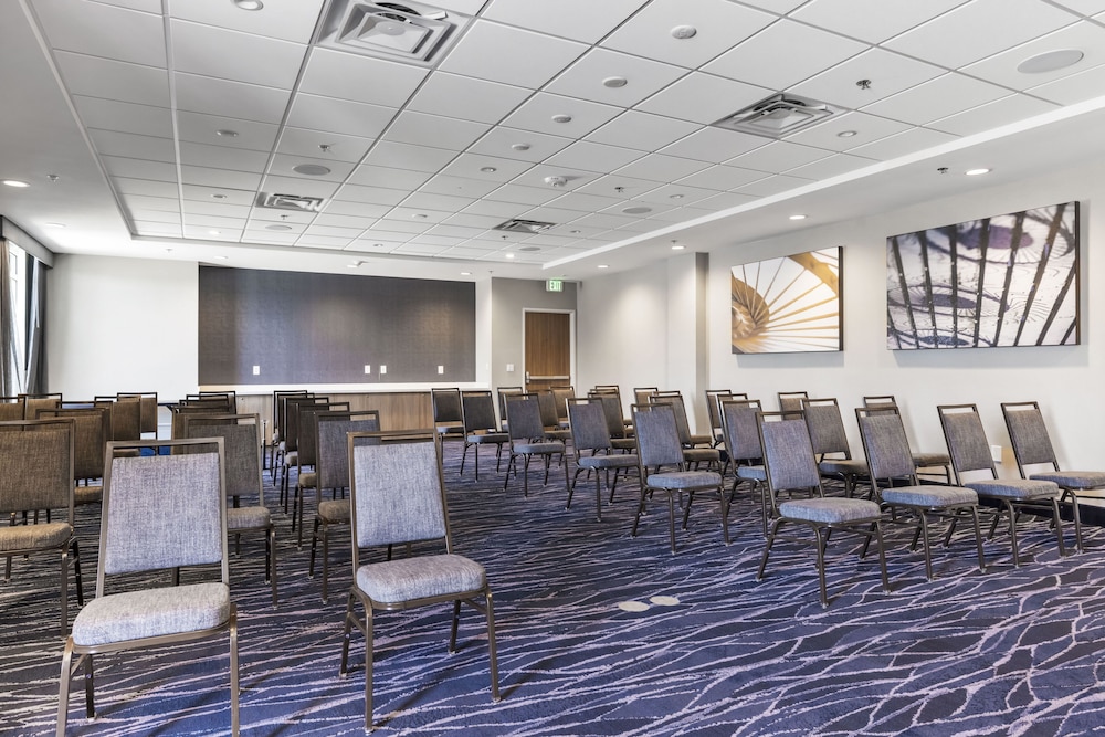 Fairfield by Marriott Inn & Suites San Francisco Airport Oyster Point Area - photo 35