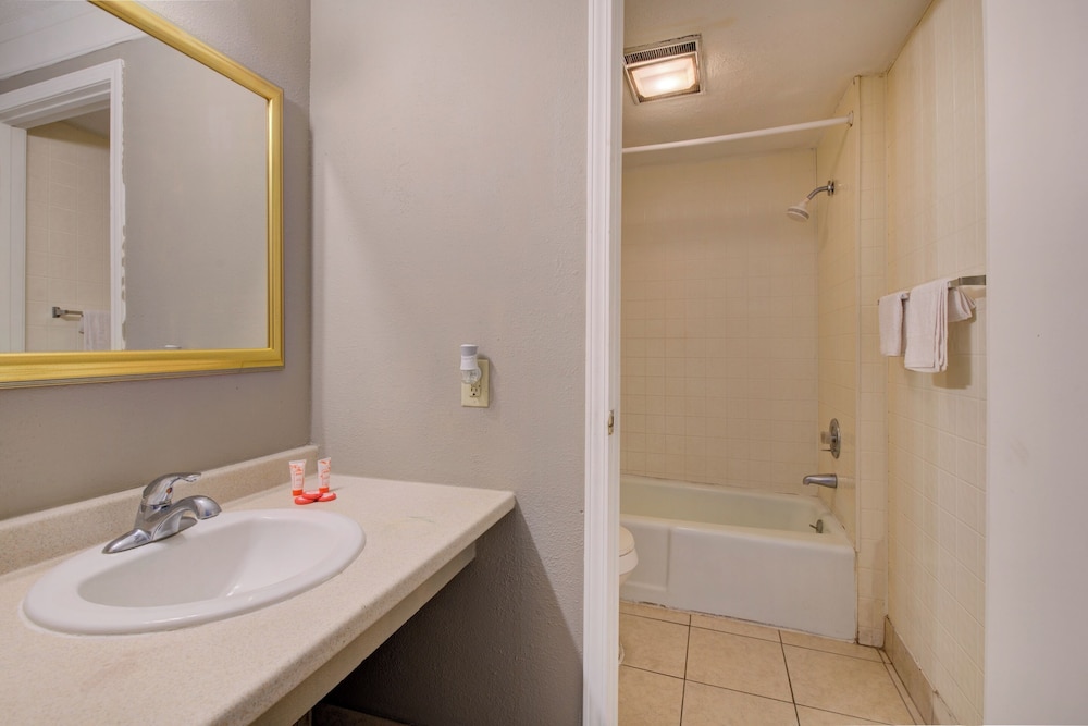 Oyo Hotel Douglas Ga Us 441 - photo 29
