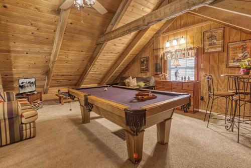 Bear End Relax in Hot Tub Specials FREE Area Attraction Tickets - photo 6