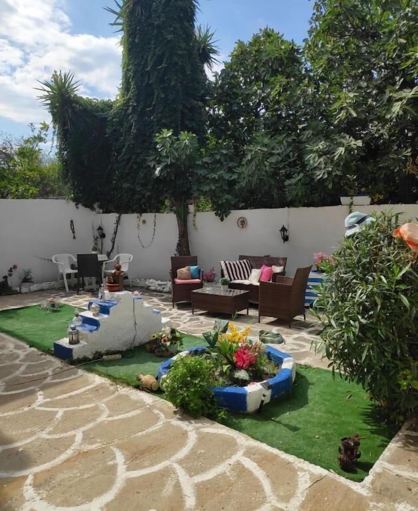 Angela Zoi Rooms in Skiathos, Greece