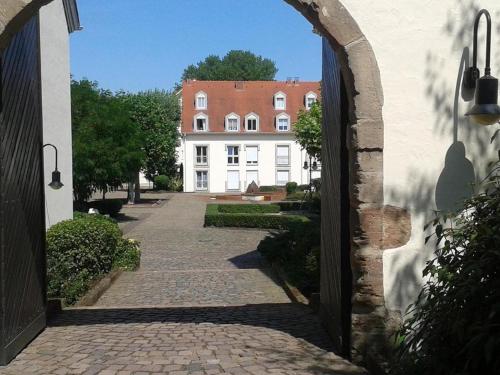 AMF Ferienwohnungen historischer Soutyhof — 4-Star Luxury Hotel in Saarlouis, Germany