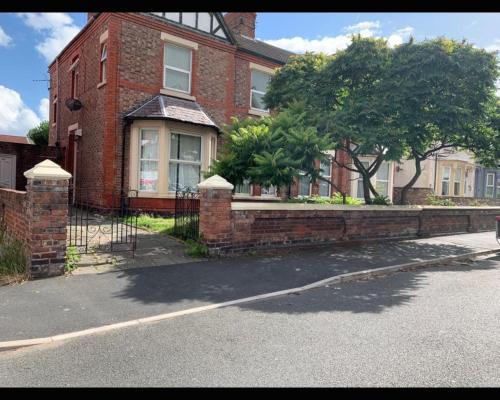 Marley Mansions Clarendon 65 — hotel in Wallasey