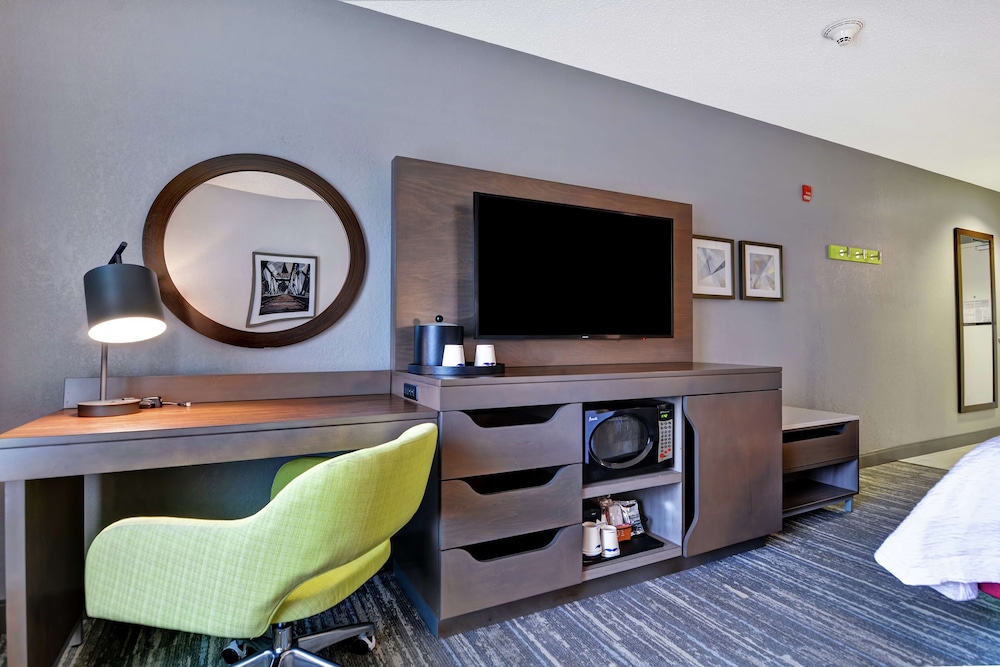 Hampton Inn & Suites Newark Harrison Riverwalk - photo 10